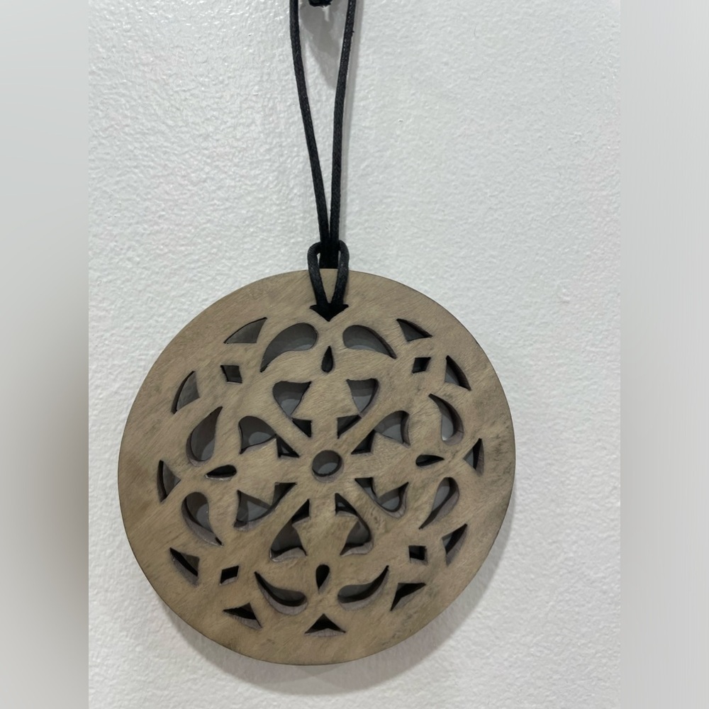 NWT Decouture Handcrafted Wooden Pendant Necklace with Adjustable Cord Boho Chic - Picture 2 of 3